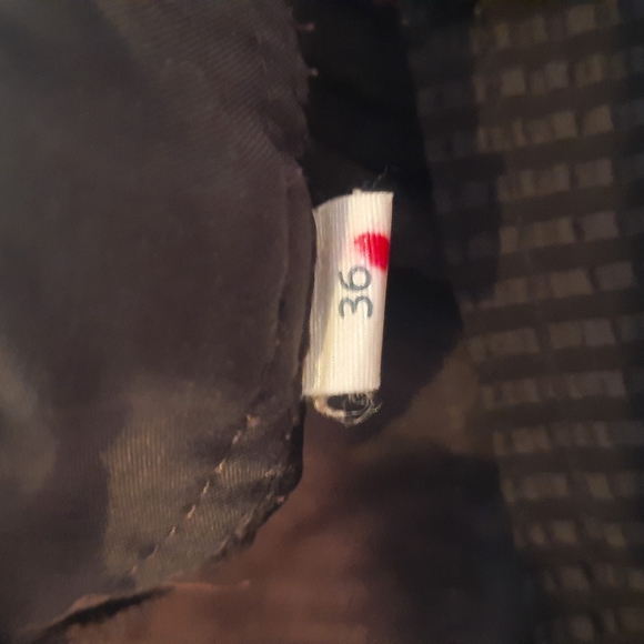 Lululemon - Picture 7 of 7